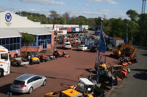 https://www.wilsonsauctions.com/media/7313/wilsons-auctions-dalry-exterior.jpg?width=480